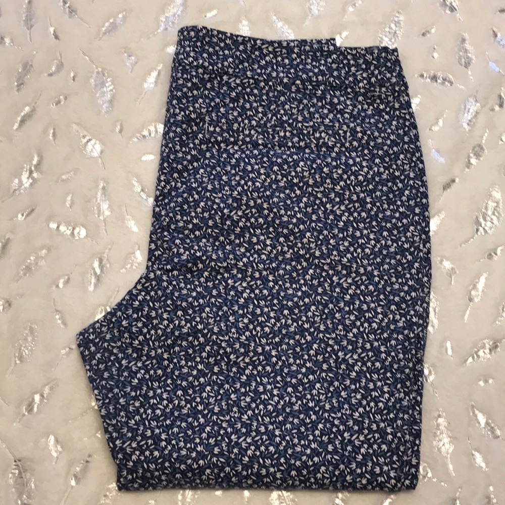 Old Navy Blue/White Pattern Pixie Dress Pants